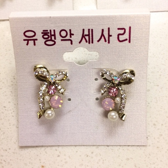 Pink Gold Pearl Crystal Rhinestone Bow Earrings - Picture 2 of 4